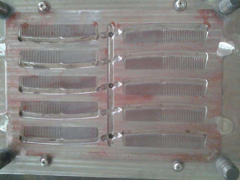 Multiple Cavities Plastic Hair Comb Injection Mould